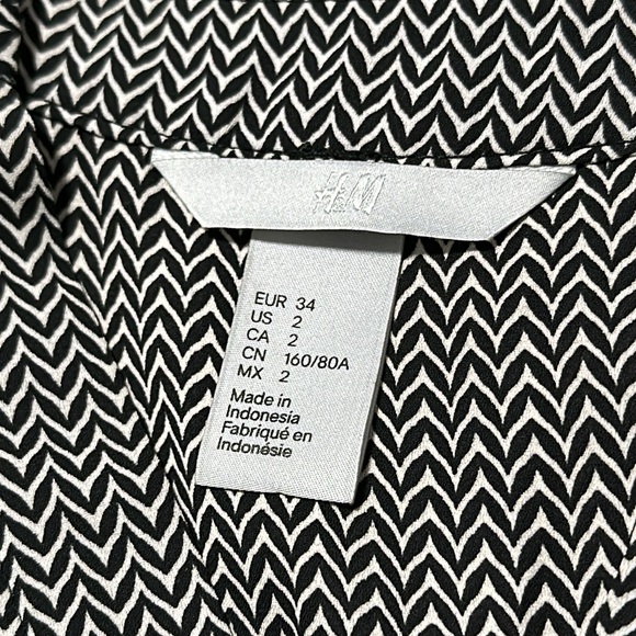 🎒 H&M Sleeveless Dress - Picture 4 of 5